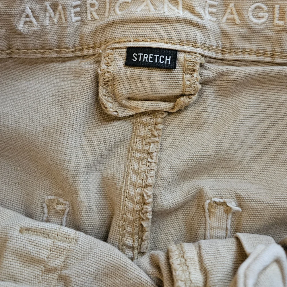 American Eagle Outfitters Tan Cargo Pants - Picture 3 of 6